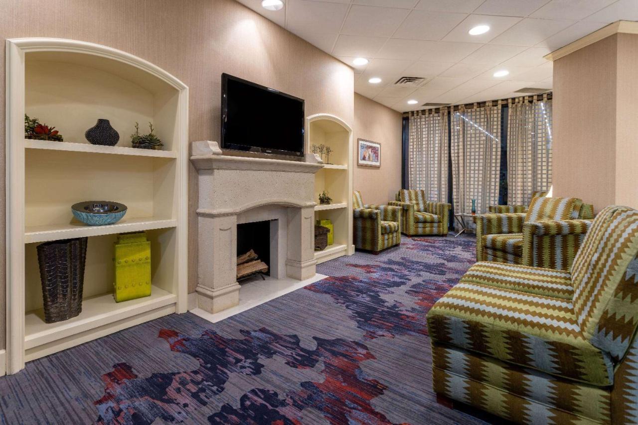 La Quinta Inn & Suites By Wyndham Kingsport Tricities Airport Esterno foto